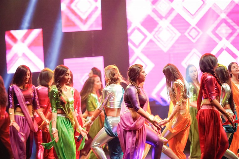 Tribe Dance Hold Your Dream 